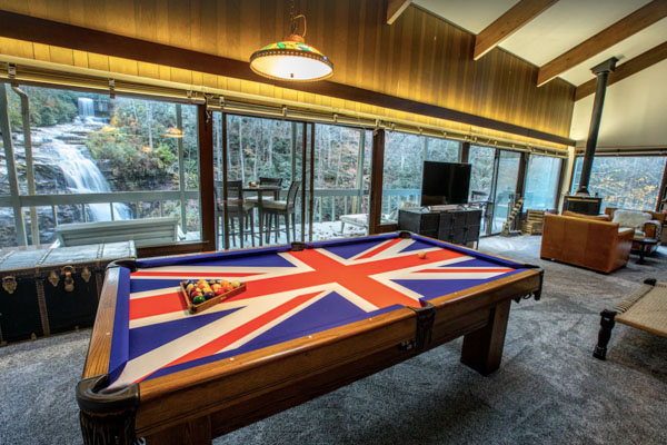 Waterfall House Cabin Brevard